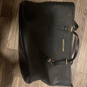 Michel kors purse used like new